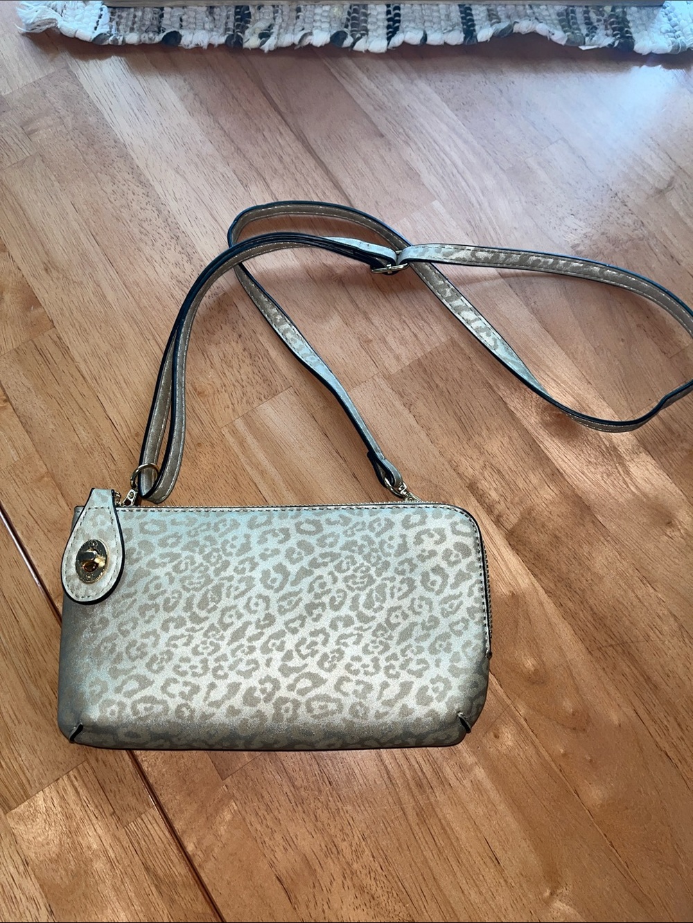 Metallic Leopard-Print Crossbody Bag - Champagne